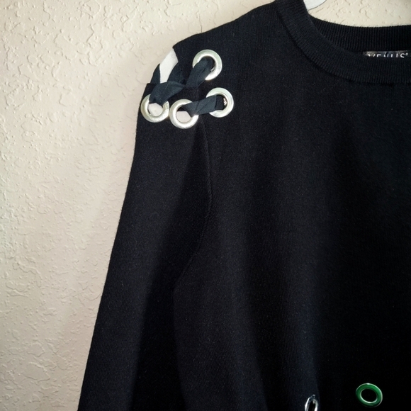 Venus Cropped Black Top with Metal Accents size XL - Picture 5 of 8